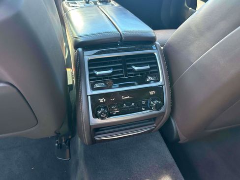 Used 2021 BMW 750i xDrive w/ Executive Package image 12