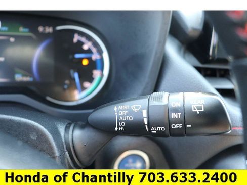 Used 2021 Toyota RAV4 SE w/ Weather & Moonroof Package AWD/4WD image 11