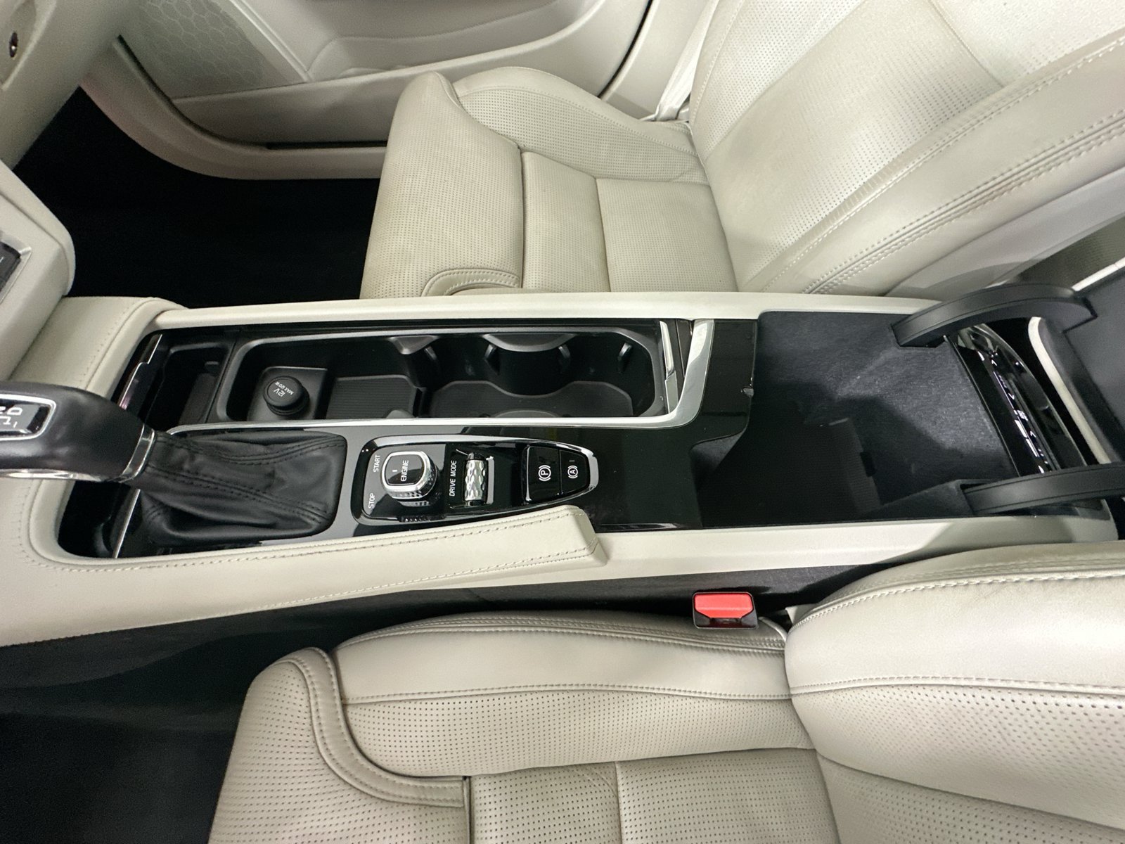 Used 2017 Volvo V90 T6 Cross Country AWD/4WD image 29