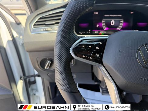 Used 2022 Volkswagen Tiguan SE R-Line FWD image 27