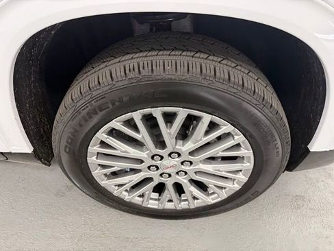 New 2026 GMC Acadia Denali w/ Super Cruise Package image 4