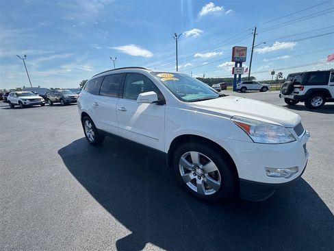Used 2011 Chevrolet Traverse LTZ FWD image 10