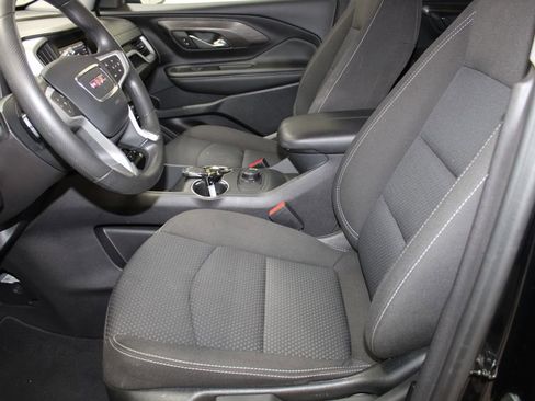 Used 2024 GMC Terrain SLE image 12