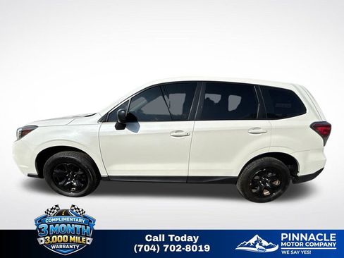 Used 2017 Subaru Forester 2.5i AWD/4WD image 7