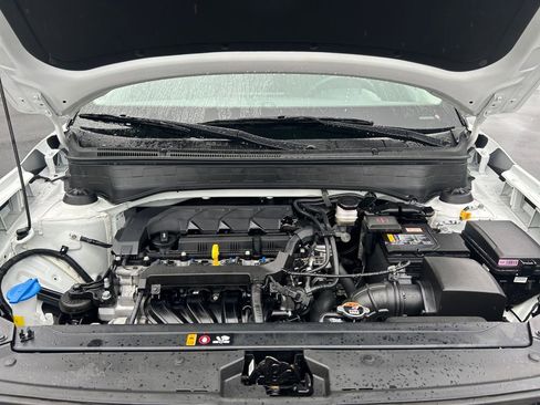 Certified 2024 Hyundai Venue SEL image 29