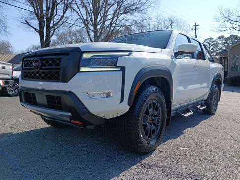 Used 2022 Nissan Frontier PRO-4X w/ Pro-4X Premium Package image 2