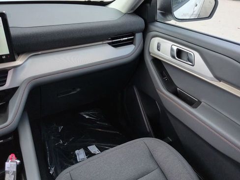 New 2025 Ford Explorer Active image 17