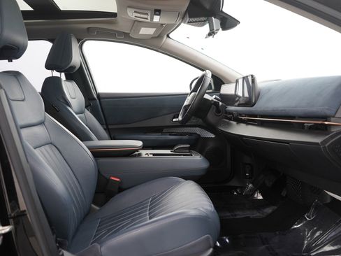 Used 2023 Nissan Ariya image 13