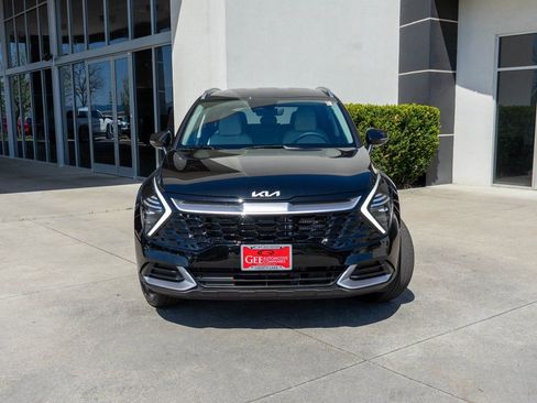 Used 2025 Kia Sportage EX AWD/4WD image 2