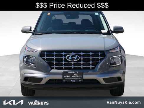 Used 2023 Hyundai Venue SEL FWD image 8