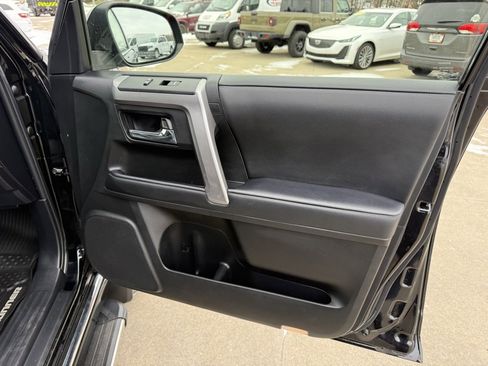 Used 2020 Toyota 4Runner Limited image 31
