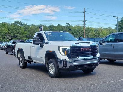 New 2024 GMC Sierra 2500 Pro w/ Convenience Package
