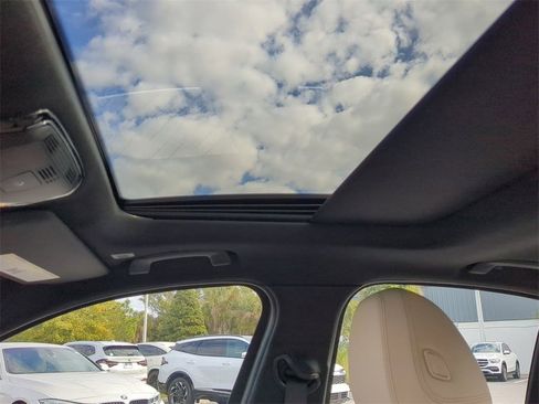 Certified 2025 BMW 330i Sedan w/ Convenience Package image 21