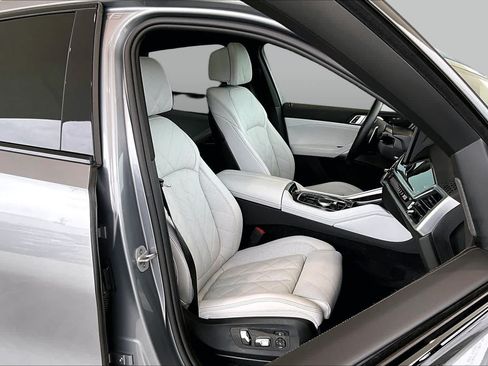 Used 2026 BMW X6 xDrive40i AWD/4WD image 8
