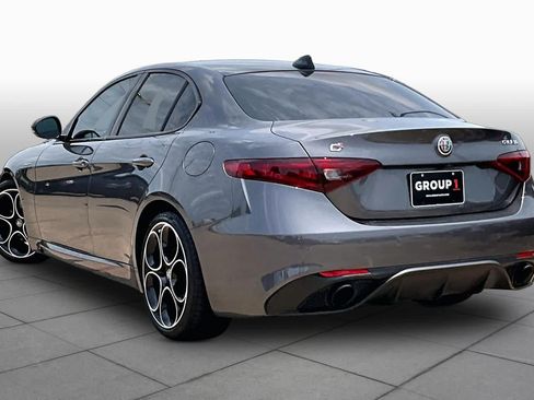 Used 2023 Alfa Romeo Giulia Veloce RWD image 12