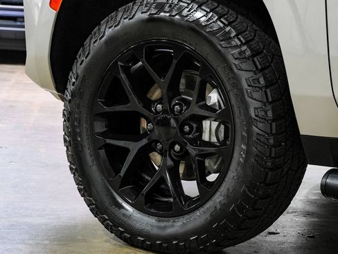 Used 2021 Chevrolet Suburban Z71 AWD/4WD image 52