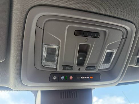 Used 2022 Chevrolet Silverado 1500 LTZ AWD/4WD image 12