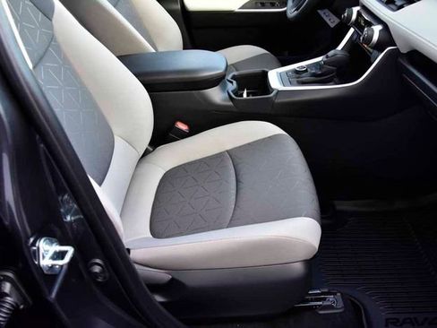 New 2025 Toyota RAV4 XLE image 8