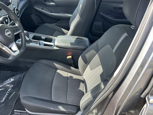 Used 2024 Nissan Sentra SV FWD image 14