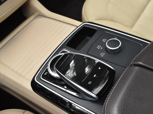 Used 2018 Mercedes-Benz GLE 350 w/ Premium 2 Package image 33