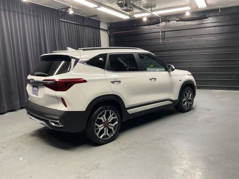 Used 2023 Kia Seltos SX w/ SX Sunroof Package AWD/4WD image 5