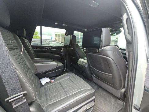 Certified 2024 Cadillac Escalade V w/ LPO, ONYX Package AWD/4WD image 6