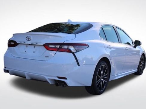 Used 2024 Toyota Camry SE image 12