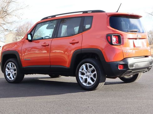 Used 2016 Jeep Renegade Latitude w/ Cold Weather Group image 7