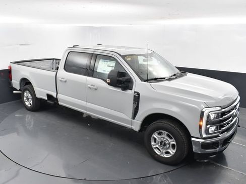 New 2026 Ford F250 XLT w/ XLT Premium Package RWD image 21