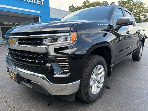 Used 2023 Chevrolet Silverado 1500 LT AWD/4WD image 4