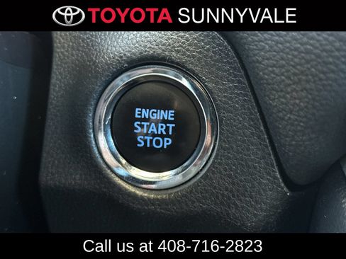 Used 2022 Toyota RAV4 XLE AWD/4WD image 27