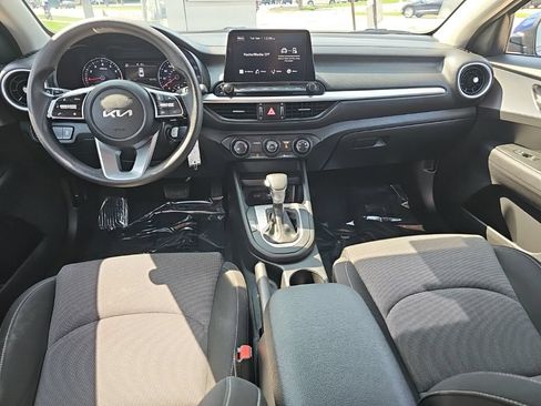 Used 2023 Kia Forte LXS w/ LXS Technology Package FWD image 3