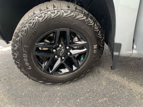 Used 2024 Chevrolet Silverado 1500 LT Trail Boss w/ Convenience Package II image 6