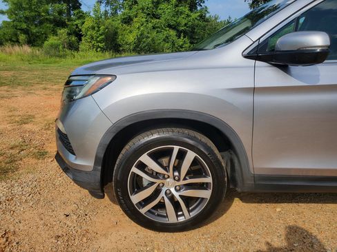 Used 2016 Honda Pilot Elite image 3