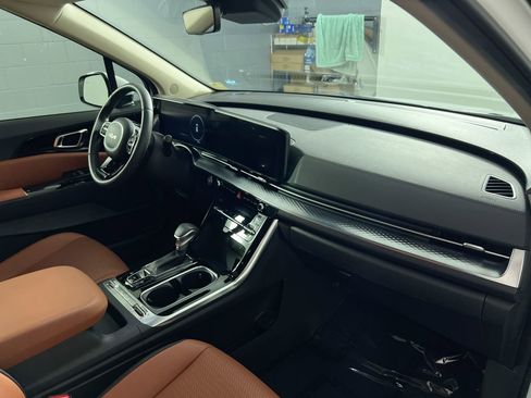 Certified 2024 Kia Carnival SX Prestige image 30