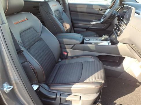 New 2026 Nissan Pathfinder SV image 21