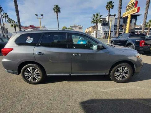 Used 2020 Nissan Pathfinder SL FWD image 8
