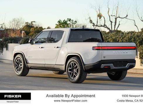 Used 2024 Rivian R1T Adventure image 4