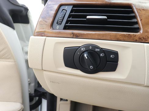 Used 2008 BMW 328i Convertible image 24