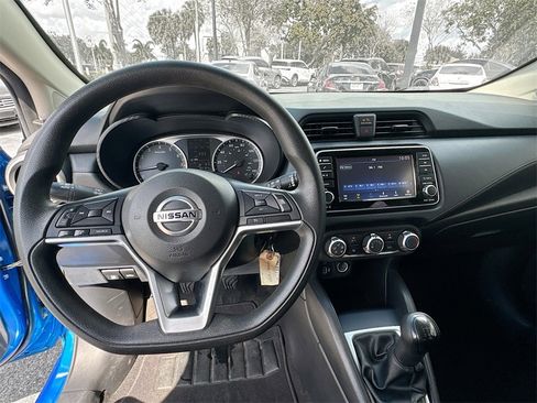 Used 2022 Nissan Versa S image 9
