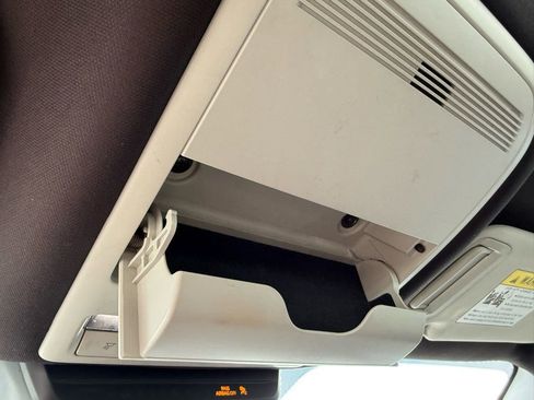 Used 2024 MAZDA MAZDA3 s image 22