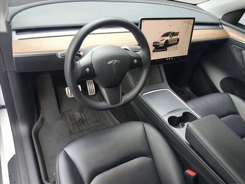 Used 2023 Tesla Model Y Performance image 11