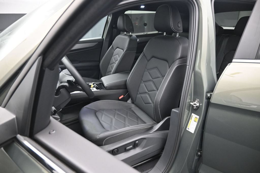 Used 2026 Volkswagen Atlas Cross Sport SE FWD image 8