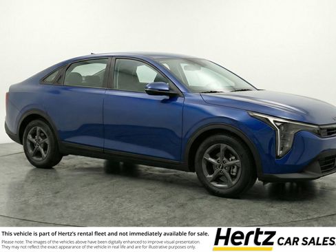 Used 2025 Kia K4 LXS image 1