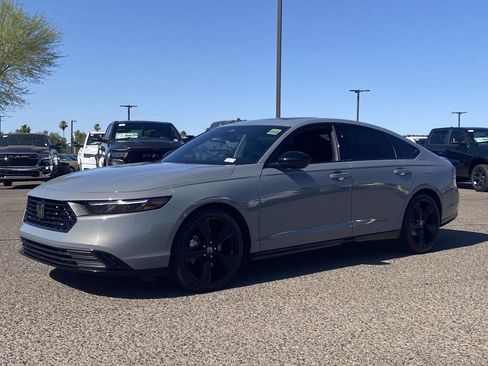 Used 2025 Honda Accord Sport image 2