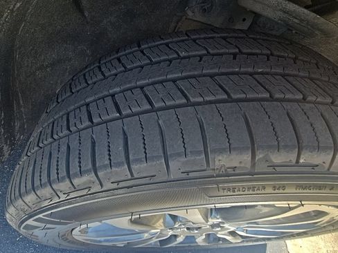 Used 2023 GMC Acadia Denali w/ Denali Ultimate Package FWD image 10