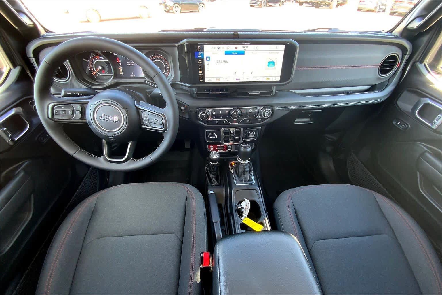 Used 2025 Jeep Gladiator Rubicon w/ Convenience Group AWD/4WD image 14