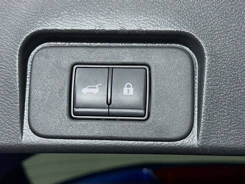 Used 2023 Nissan Rogue SV w/ SV Premium B Package AWD/4WD image 30