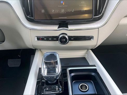 New 2026 Volvo XC60 B5 Ultra w/ Protection Package Premier AWD/4WD image 33