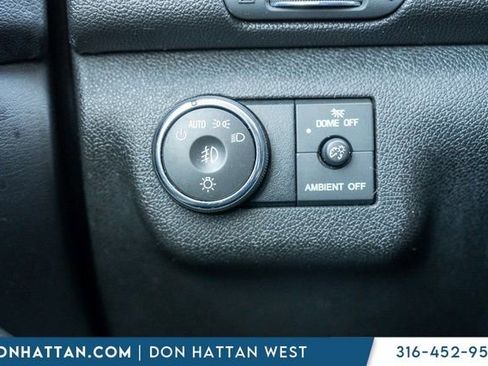 Used 2017 Chevrolet Traverse LT image 14